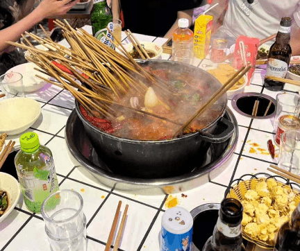 山景步道的火锅店老板娘